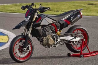 Infográfico: Ducati Hypermotard 698 Mono Nera. Infográfico: Condutta.com